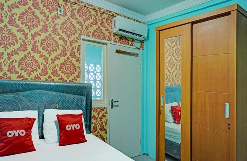 Karawang Hotel | Hotel O Home Stay Elis Cateliya Syariah
