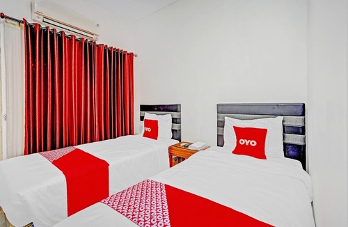 Surabaya Hotel | Hotel O Kalimantan Surabaya Syariah