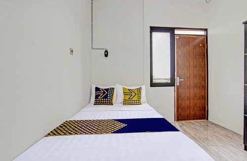 Pati Hotel | Hotel O Kristin Homestay
