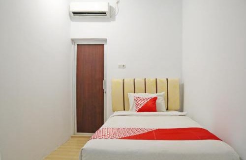 Padang Hotel | Hotel O M Authentic Kost Man