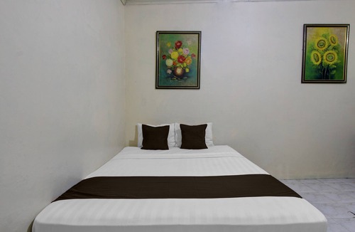 Surakarta Hotel | Hotel O near Kampung Batik Kauman former