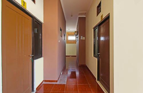 Pekalongan Hotel | Hotel O Wahidin Guesthouse
