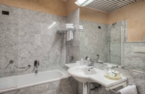 Zona XVI Torrenova Hotel | Hotel Petra