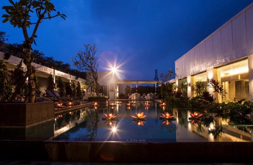 Bogor Tengah Hotel | Hotel Santika Bogor