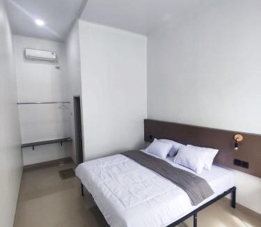 Pangururan Hotel | Hotel Sarijadi Pangururan