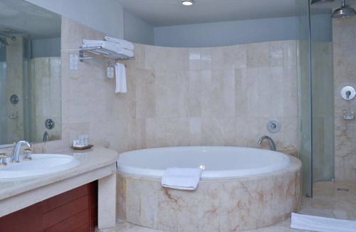 Astana Anyar Hotel | Hotel Savoy Homann
