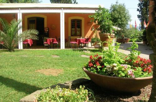 Latignano Hotel | Hotel Villa Maya
