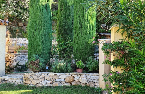 Tourrettes-sur-Loup Villa | House 3 bedrooms, 2 bathrooms 3 wc, for 6 people with swimming pool.