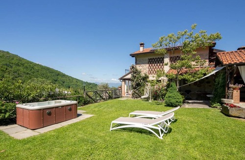 Fivizzano House | House ∙ 3 bedrooms ∙ 8 guests