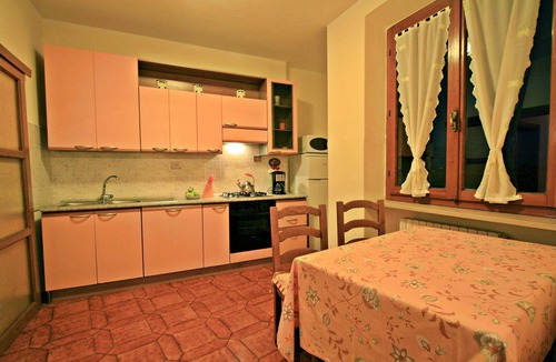 Radicondoli House | House 7 mins walk to center w/private pool