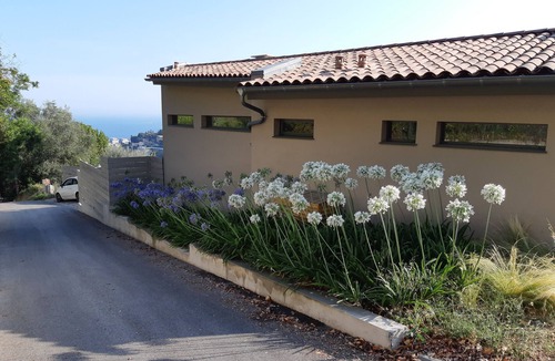 Saint Pierre de Feric Villa | House Villa contemporary view sunlit sea