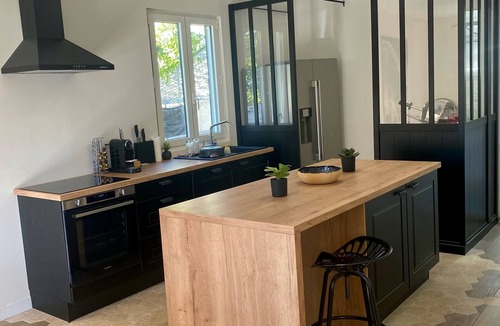 Saint Maurice House | House with pool and garden in a quiet town