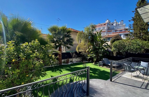 Saint Maurice House | House with pool and garden in a quiet town