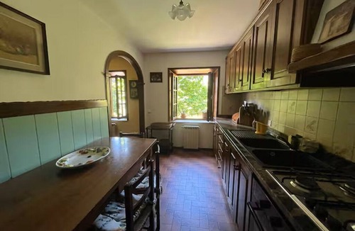 Cutigliano House | House with private garden and mountain views