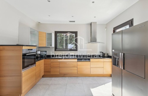 California - Pezou House | House with swimming pool and sea view in Cannes Californie.