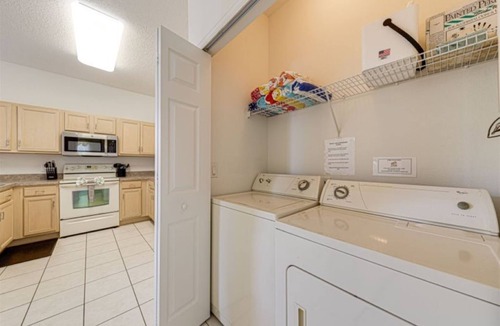 Florida Pines Villa | Huge 4 Bed 4.5 Bath Villa on Corner Plot with Huge South Pool & Spa