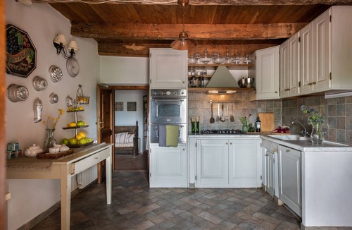 Aulla Villa | I Ginepri Exclusive CountryHouse, 15 pax, private pool, spectacular view, Aulla
