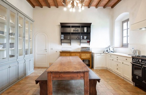Reggello Villa | I Tebaldi - Eight Bedroom Villa, Sleeps 18