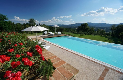 Reggello Villa | I Tebaldi - Eight Bedroom Villa, Sleeps 18