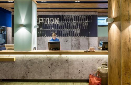 Mougins Hotel | ibis budget Cannes Mougins