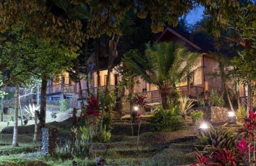 Banyuwangi House | idjen Resto & Guest House deluxe