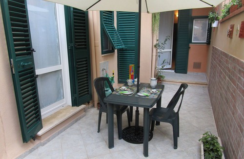 Livorno Apartment | IL PICCOLO EDEN - THE LITTLE EDEN - Charming apartment with private garden