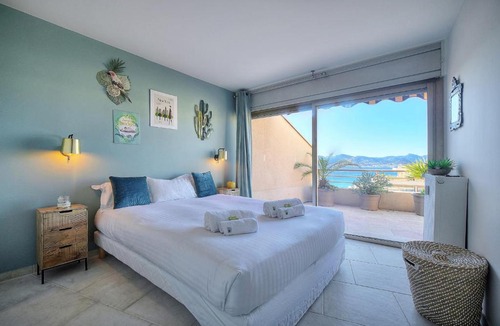 Cannes La Bocca Apartment | IMMOGROOM - Panoramic sea view - Terrace - 1 min from the beach - Parking