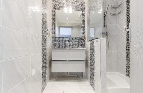 Cannes City Centre Apartment | IMOOGROOM - Modern - City Center - AC - 9 min from the Palais