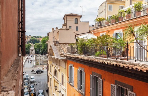 Rione VII Regola Apartment | Imperial Forum