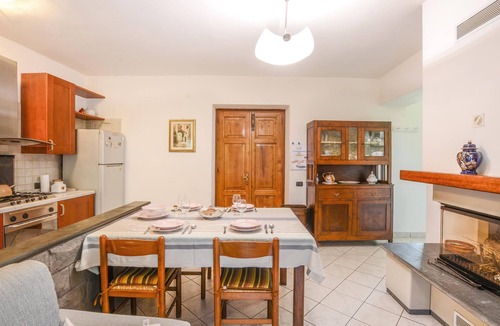 San Terenzo Monti Apartment | In a small village in the green countryside of Tuscany awaits you this cozy vacation apartment.