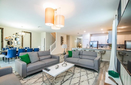 Davenport House | INCREDIBLE HOME Private Pool & Spa Game Room