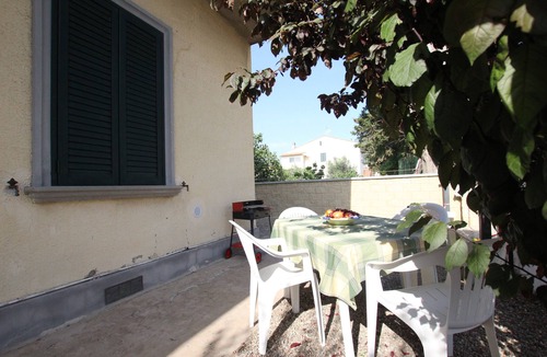Rosignano Marittimo Apartment | Independent apartment with 3 bedrooms and private garden a few steps from the famous White Beaches of Vada