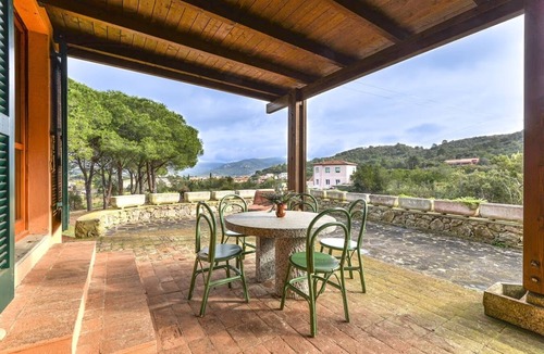 Marina di Campo Villa | INDEPENDENT VILLA WITH LARGE GARDEN