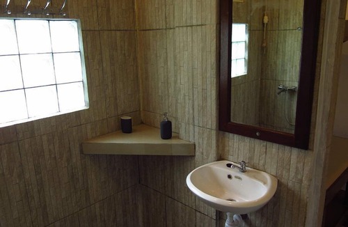 Bukit Lawang Cabin | Indra Valley Inn Bukit Lawang