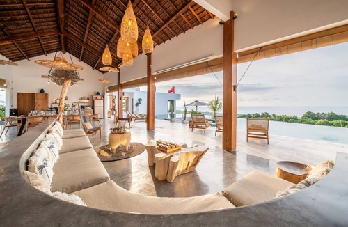 Banjartegehe Villa | IRRAWADDY