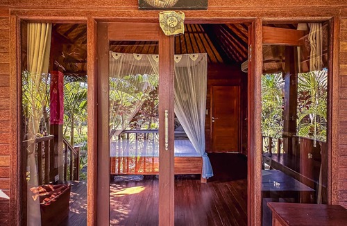 Mushroom Bay Villa | Island Garden Huts & Yoga Shala