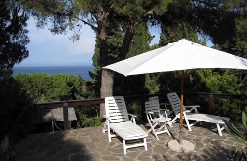 Capo D'arco House | Island D Elba Capo D Arco: Villa on the promontory among flowers and scents