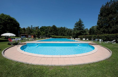 Ispra House | Ispra Villa Sleeps 6 Pool