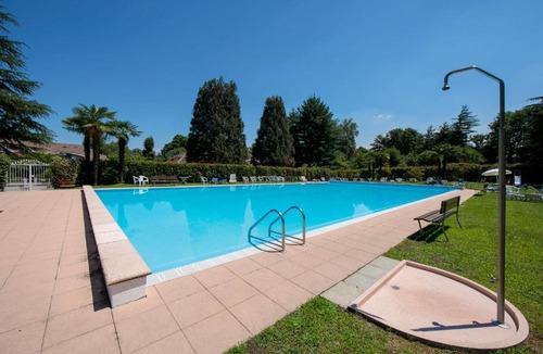 Ispra House | Ispra Villa Sleeps 6 Pool