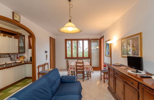 Castiglioncello House | Holiday Home 'Villetta A Castiglioncello' with Private Terrace, Wi-Fi and Air Conditioning