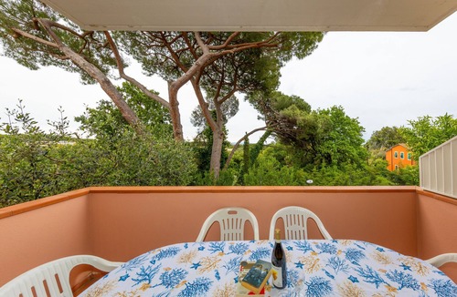 Castiglioncello House | Holiday Home 'Villetta A Castiglioncello' with Private Terrace, Wi-Fi and Air Conditioning