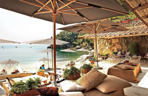 San Terenzo Monti Villa | PODERE BEATRICE 20P, with large pool, free WI-FI, BBQ, near Cinque Terre