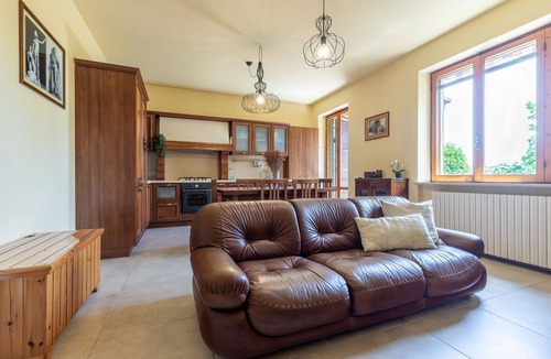 Urbisaglia Villa | Italian-Experience - Sunrise Hill Holiday Home