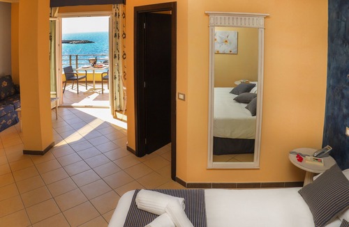 Castelsardo Historic Centre Hotel | Janus Hotel