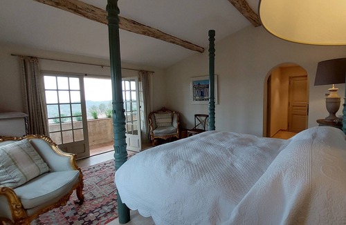 Tourrettes-sur-Loup Villa | JDV Holidays Villa Romarin - 10 bedrooms, walking to the village