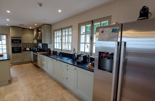 Tourrettes-sur-Loup Villa | JDV Holidays Villa Romarin - 10 bedrooms, walking to the village