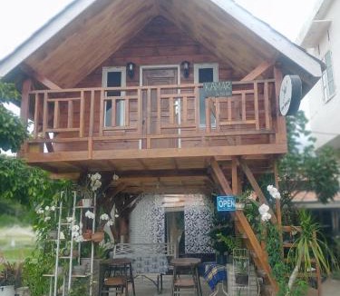 Tuk Tuk House | JE House
