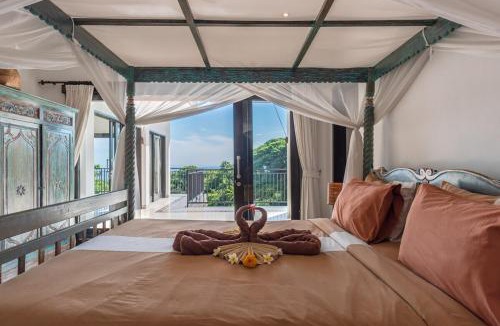 Temukus Villa | Jempiring - luxury spacious villa with staff!