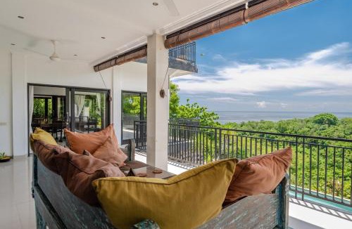 Temukus Villa | Jempiring - luxury spacious villa with staff!
