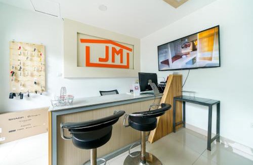 Karawang Timur Hotel | JM Tuparev Mitra RedDoorz